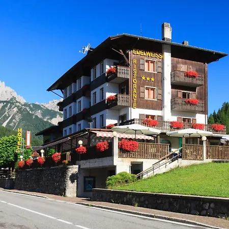 Edelweiss Con Ristorante Note Di Gusto فندق فورني دي سوبرا