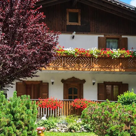 Edelweiss Con Ristorante Note Di Gusto 3*