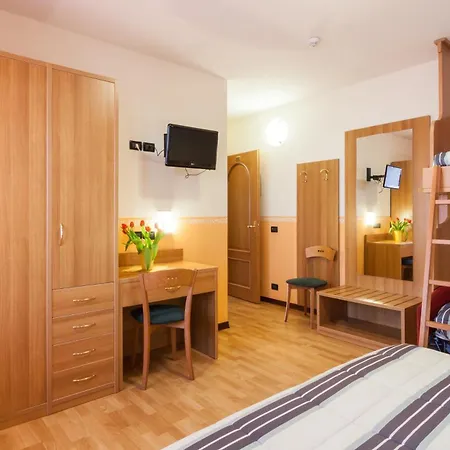 Hotel Edelweiss Con Ristorante Note Di Gusto Forni di Sopra