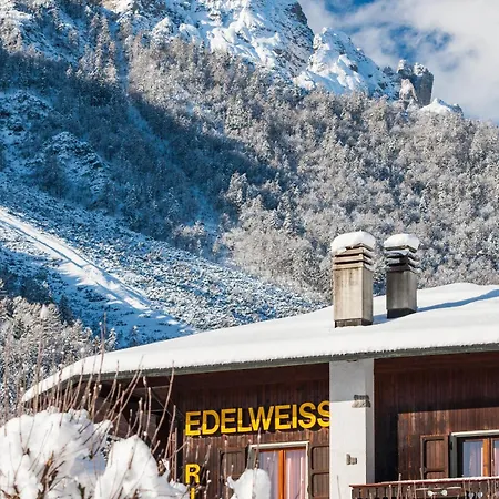 Edelweiss Con Ristorante Note Di Gusto Hotel Forni di Sopra