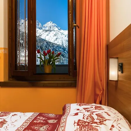 Hotel Edelweiss Con Ristorante Note Di Gusto 3*