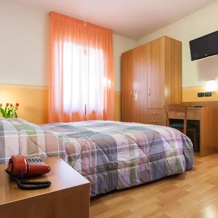 Hotel Edelweiss Con Ristorante Note Di Gusto Forni di Sopra